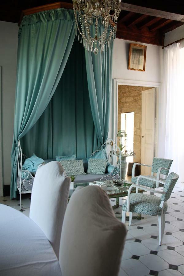 Appartement Spacieux Avec Deux Chambres Au Chateau Valence  Exterior photo